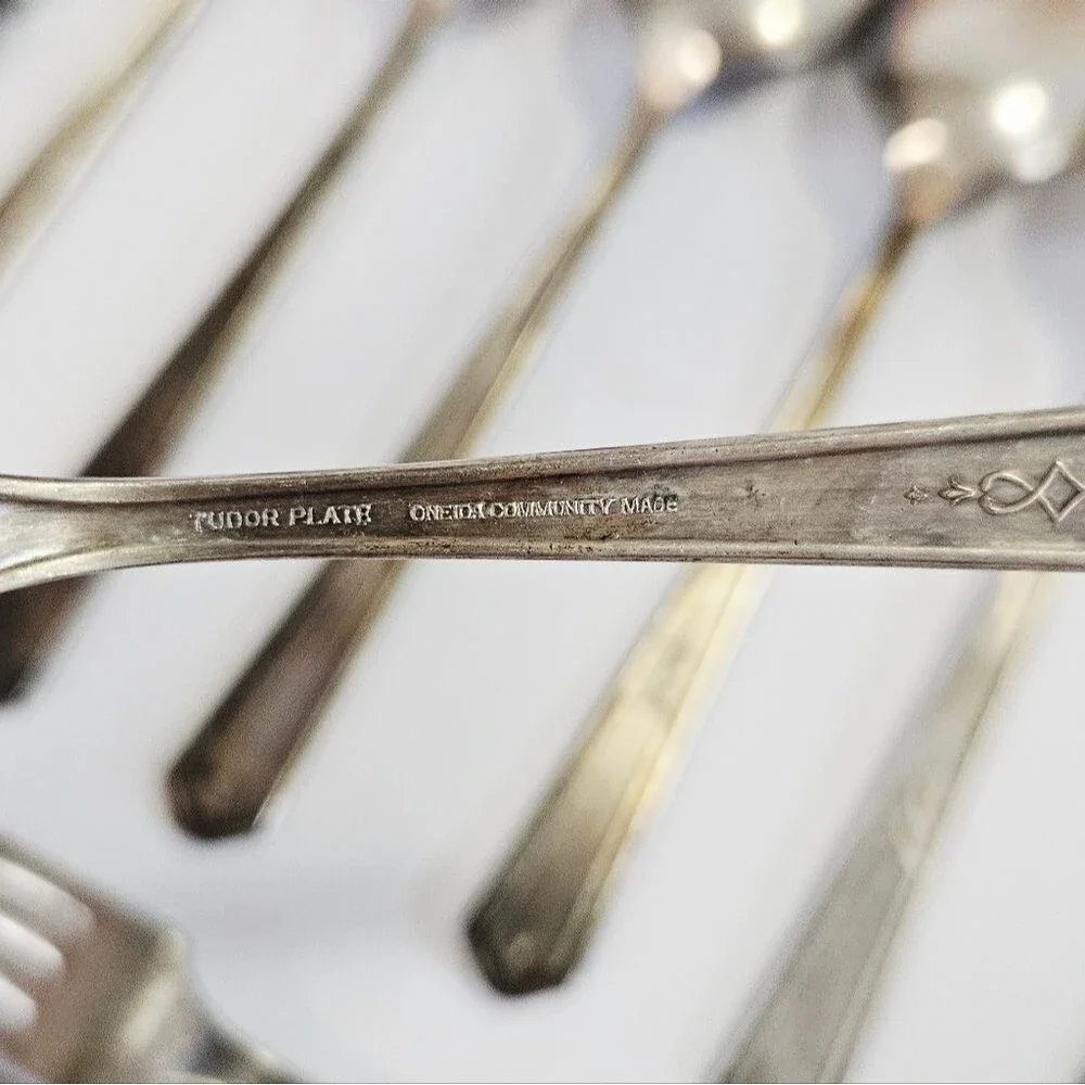 Antique Tudor Plate Oneida Mary Stuart Silver Plate Flatware Set 6 Service 20 Pc